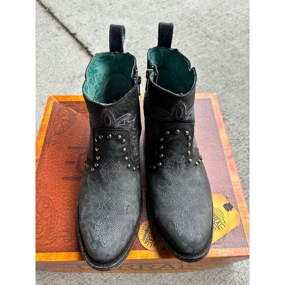 Corral Black Embroidery & Studs Round Toe Ankle Boots Size 10 - Picture 3 of 10